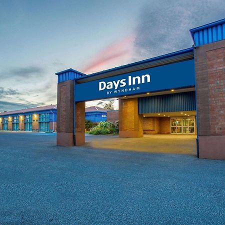 Days Inn By Wyndham Sudbury & Conference Centre Екстериор снимка